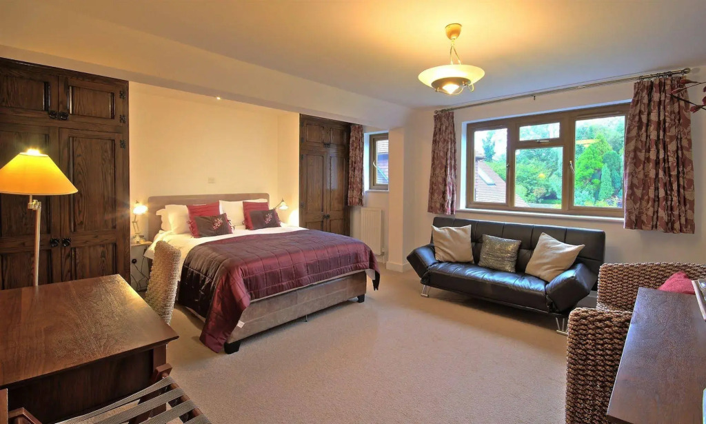 Tovey Lodge