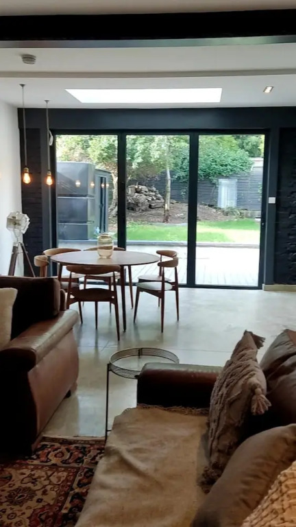 Remarkable 7-bed House in London