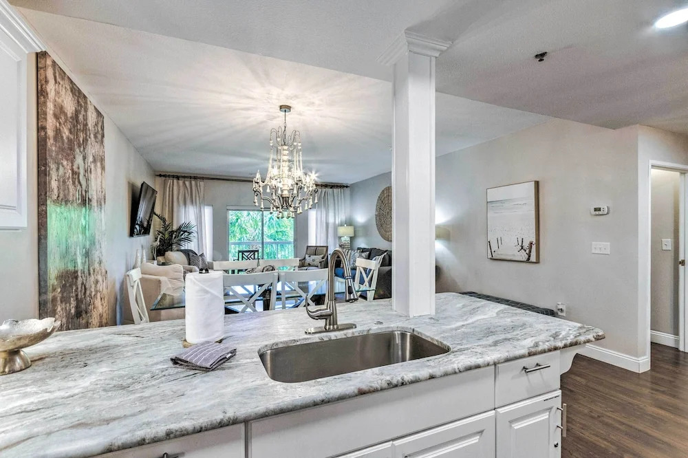 Classy Resort Condo w/ Balcony: Walk to Beach