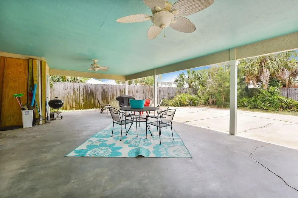 Dolphin Den by Book That Condo