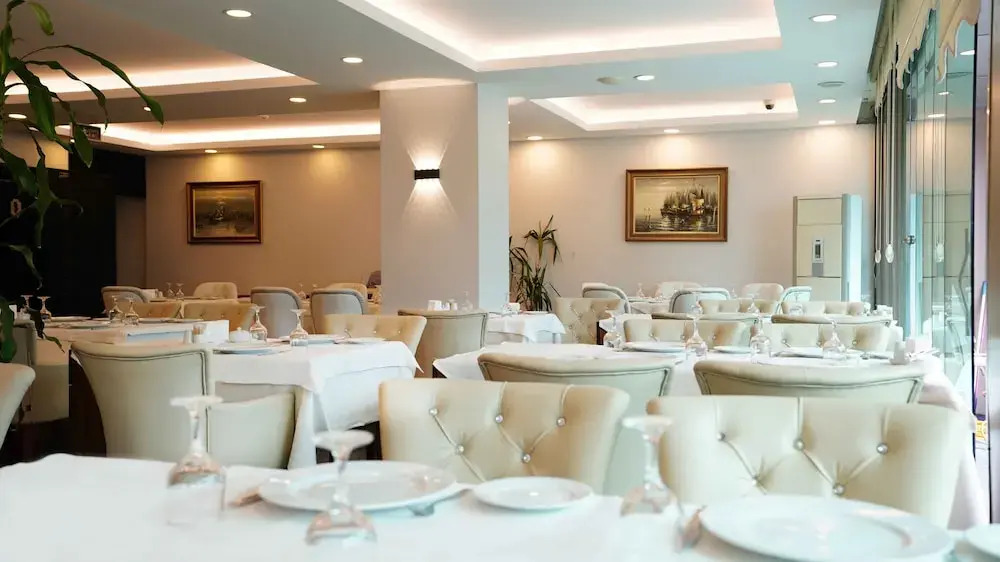 AURA MARINA HOTEL