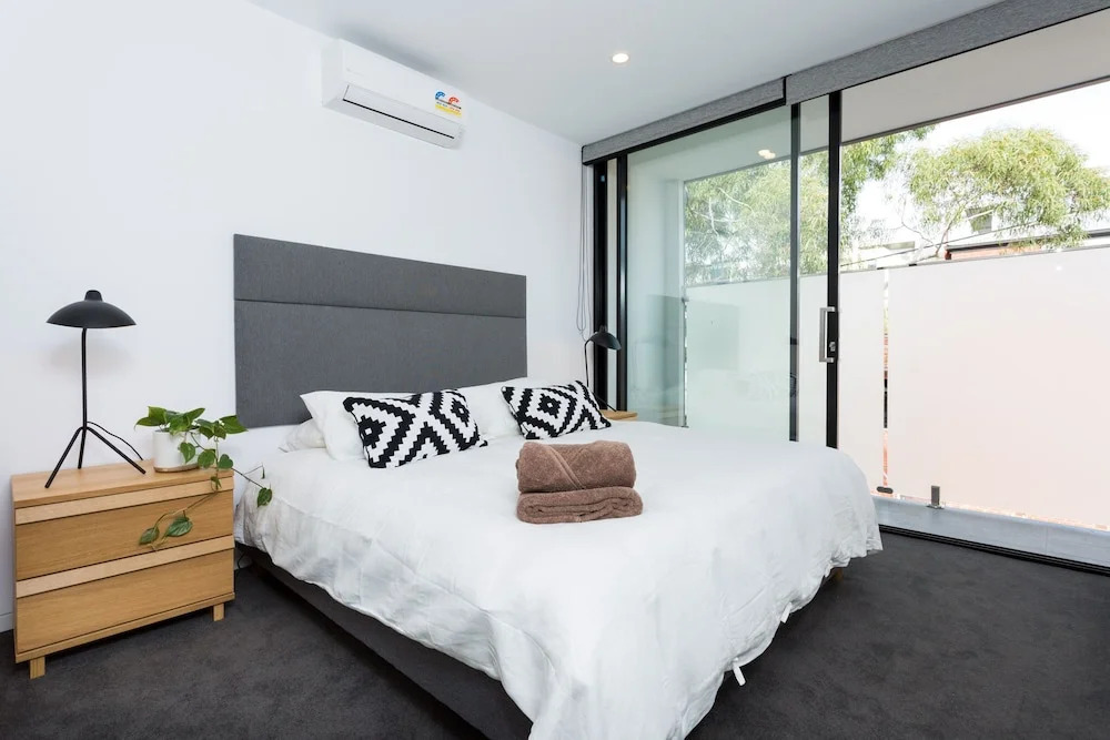 LOLA Sophisticated 3 Level Stunner with Private Rooftop