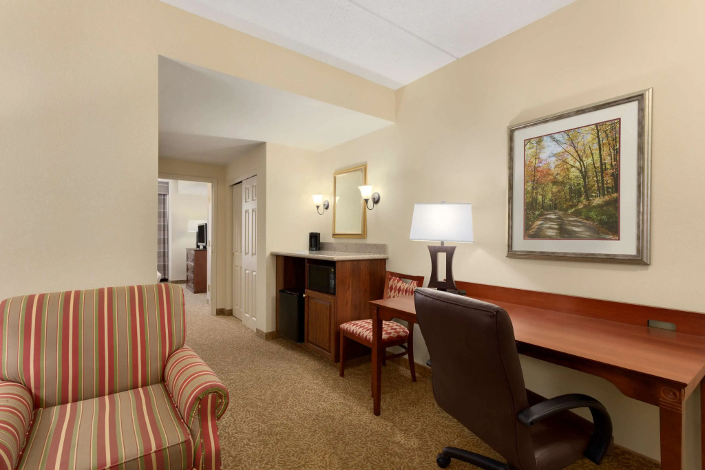 Country Inn & Suites by Radisson, State College Penn State Area , PA