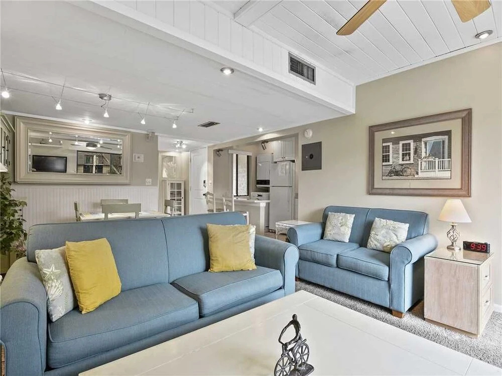 Island Club 151 - One Bedroom Condo