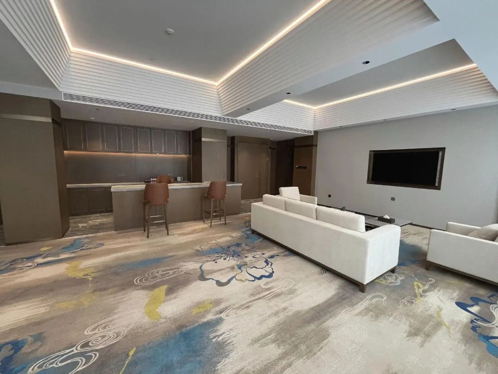 Ding Zhou International Hotel