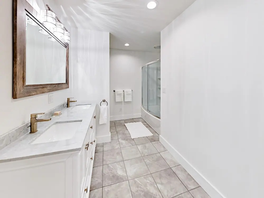 18 Bens Landing Rd Home 5 Bedrooms 2.5 Bathrooms Home