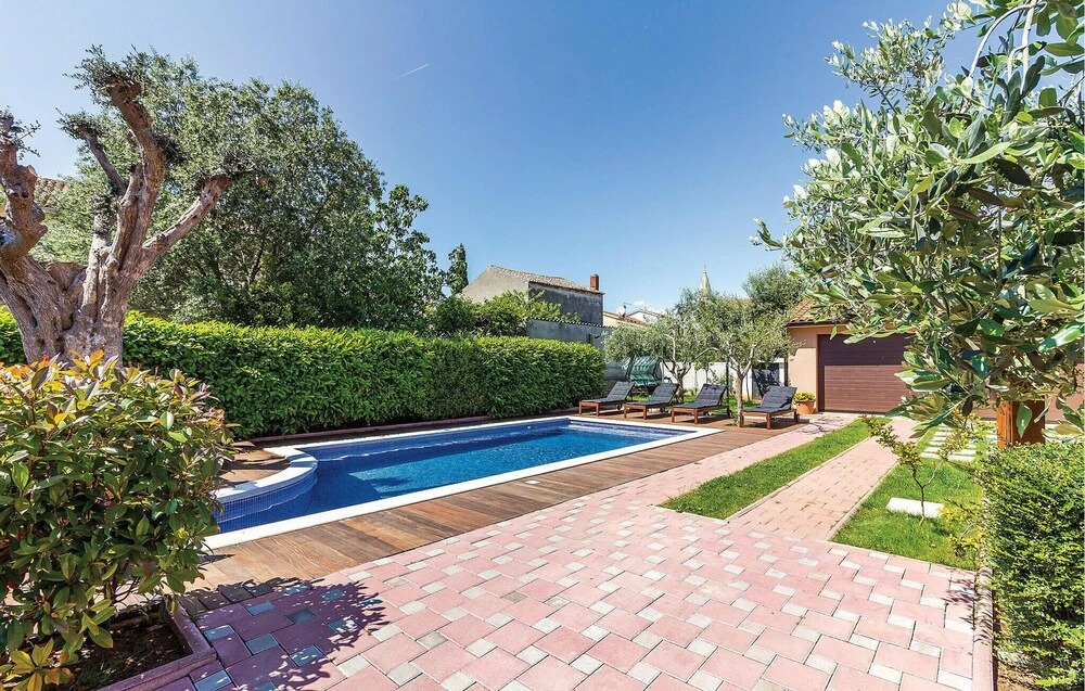 Nice Home in Pula With Wifi and 4 Bedrooms