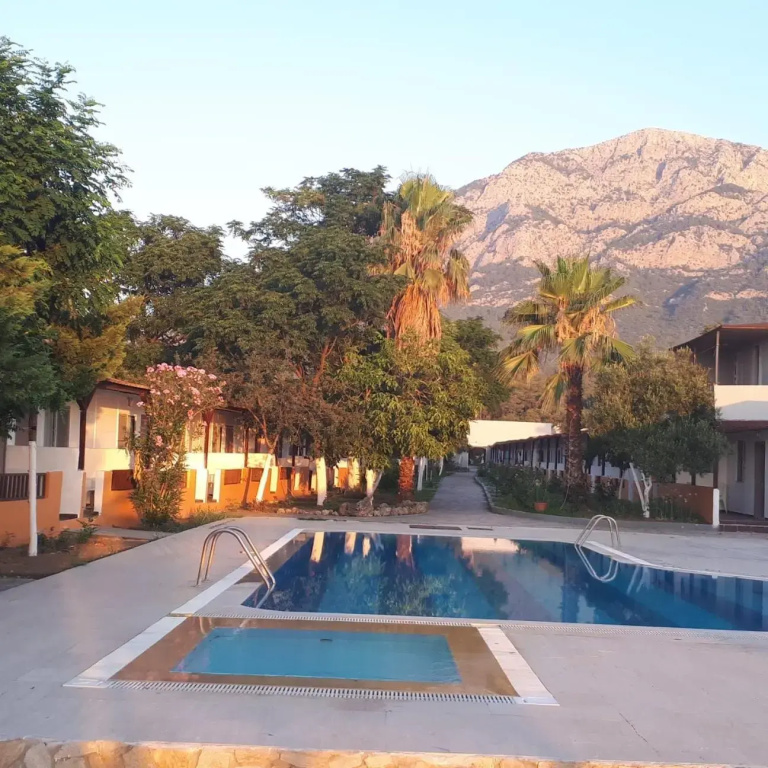 UĞUR BEACH HOTEL