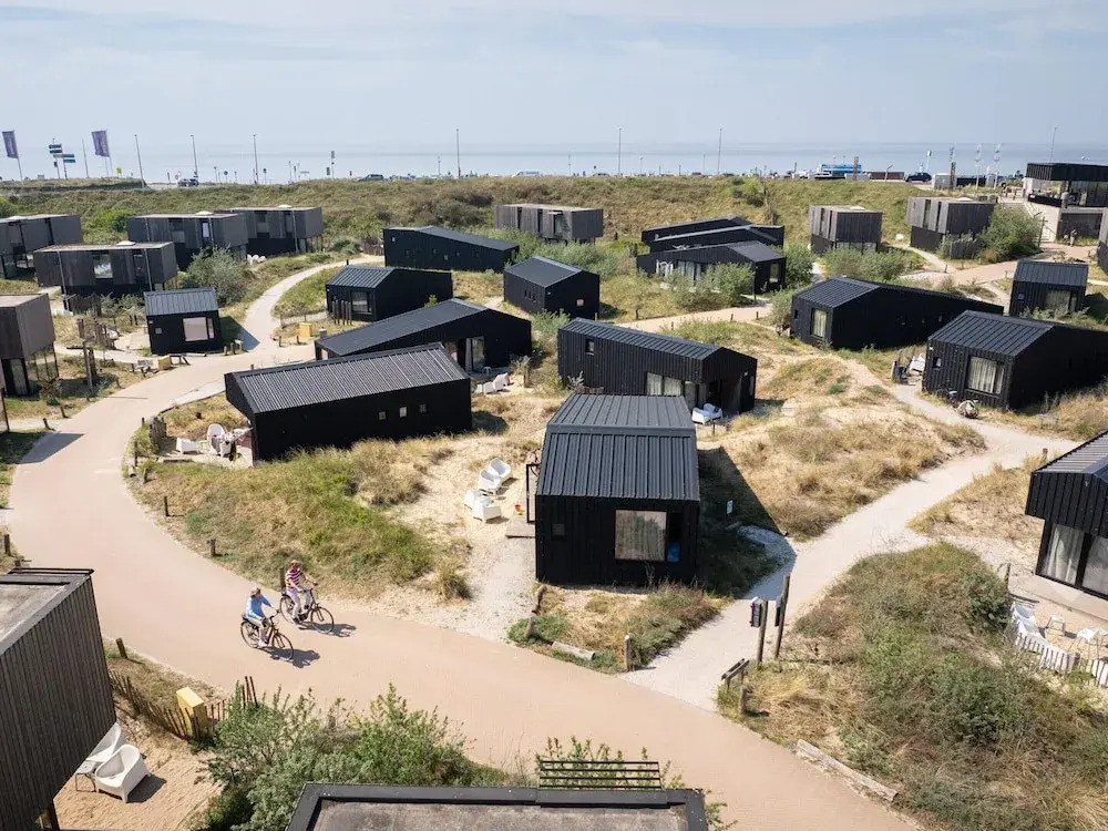 Modified, Modern Lodge Near the Beach