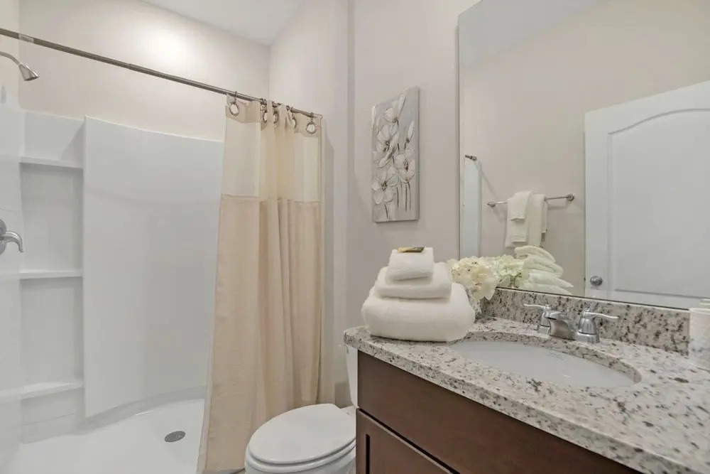 6 Bed 4 Bath Solterra Beautiful Home! 6 Bedroom Villa by RedAwning
