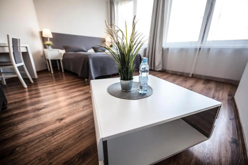 Lunette Apartments