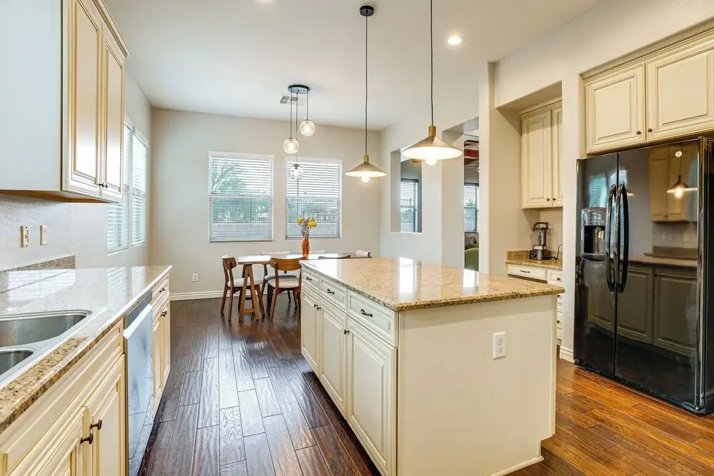 Pool, Views & Ample Space! Sunny Goodyear Retreat