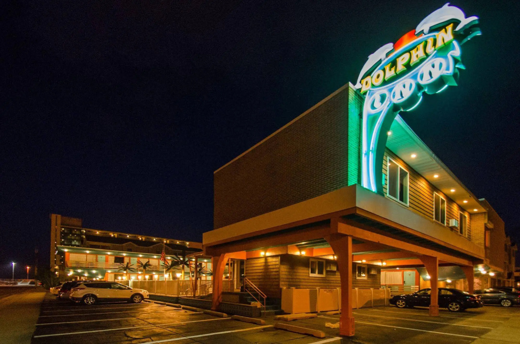 Dolphin Inn