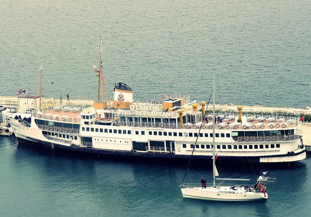 Otantik Gemi Hotel