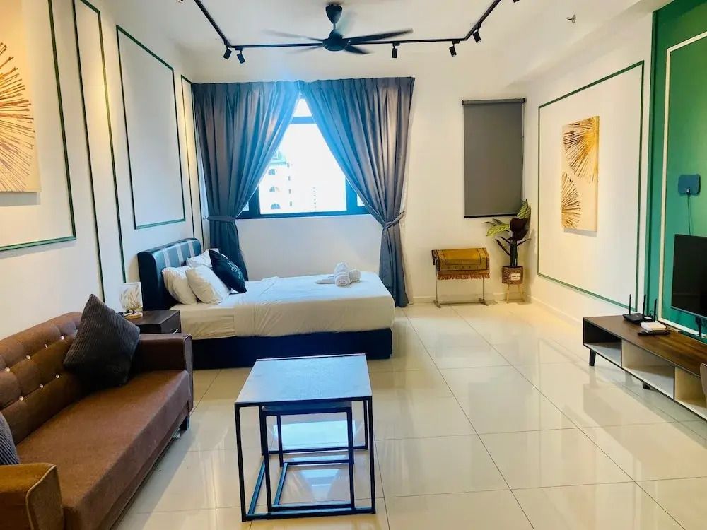 Chambers Residence By ZAM City Tour