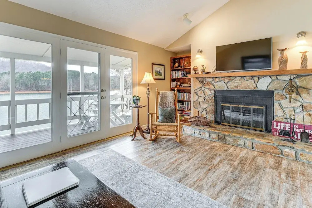 Fire Pit & Boat Dock: Lake Chatuge Townhome!