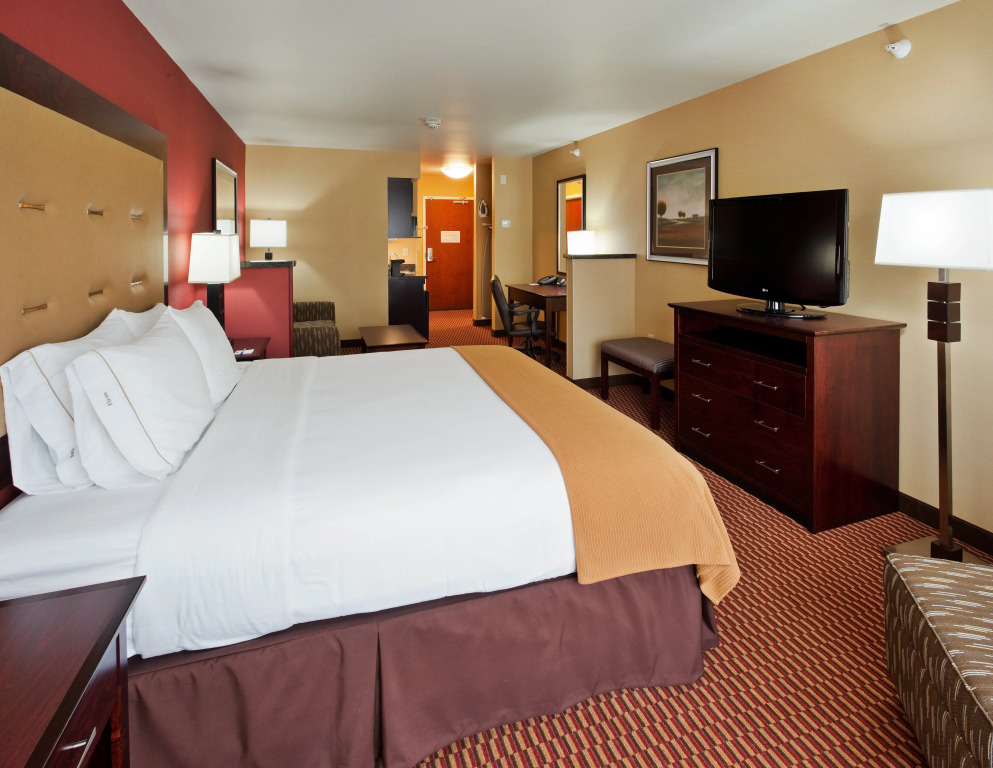 Holiday Inn Express and Suites Great Falls by IHG