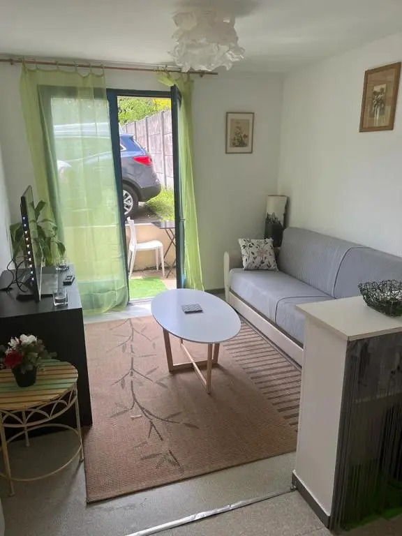 Superbe appartement avec parking prive et entrée autonome