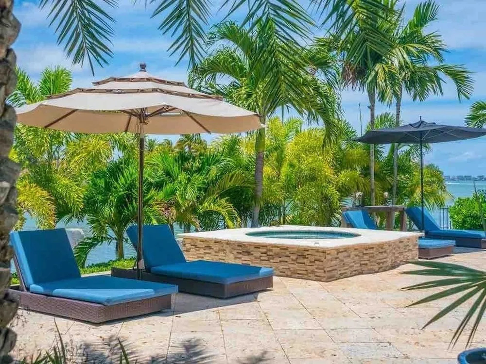 Villa Waterfront