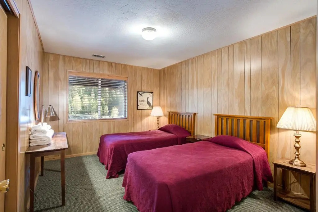 64 River Lodge