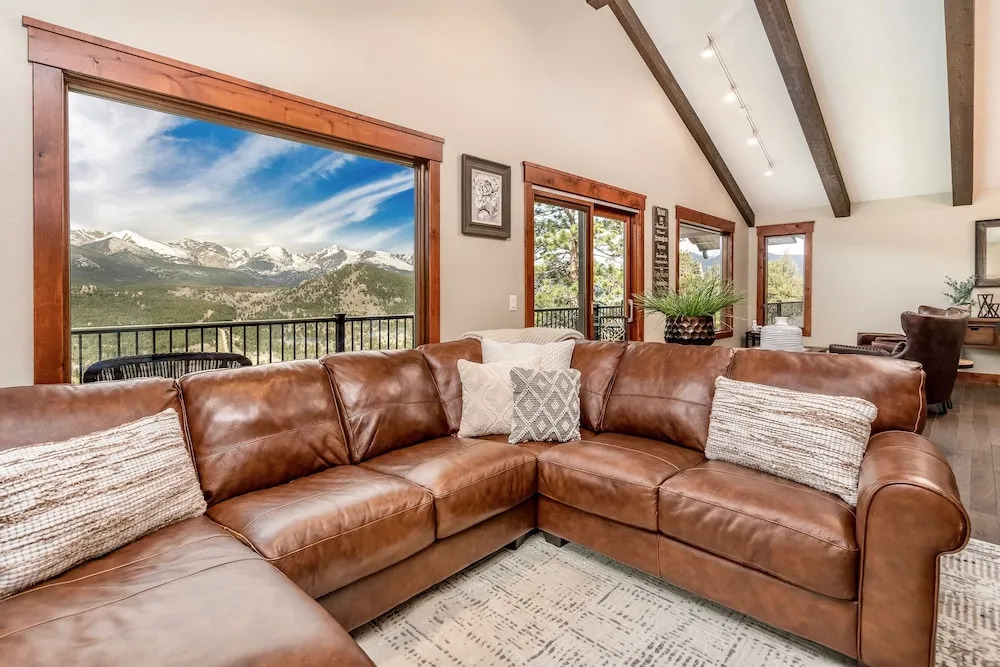 Breiding Upper Luxury Vacation At Windcliff 2 Bedroom Home by RedAwning