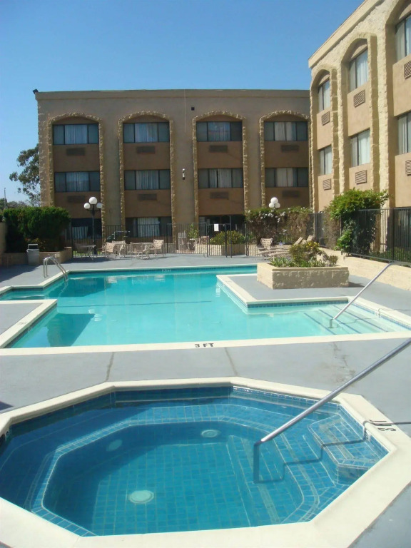 Portside Inn & suites