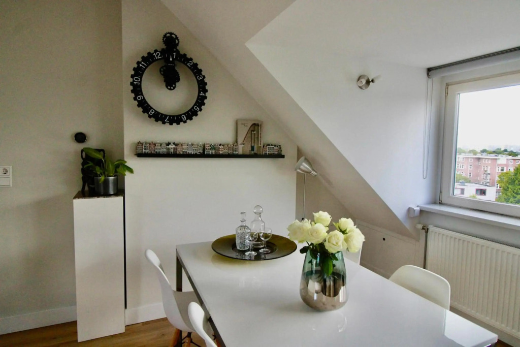Beautiful penthouse near Rai and centre