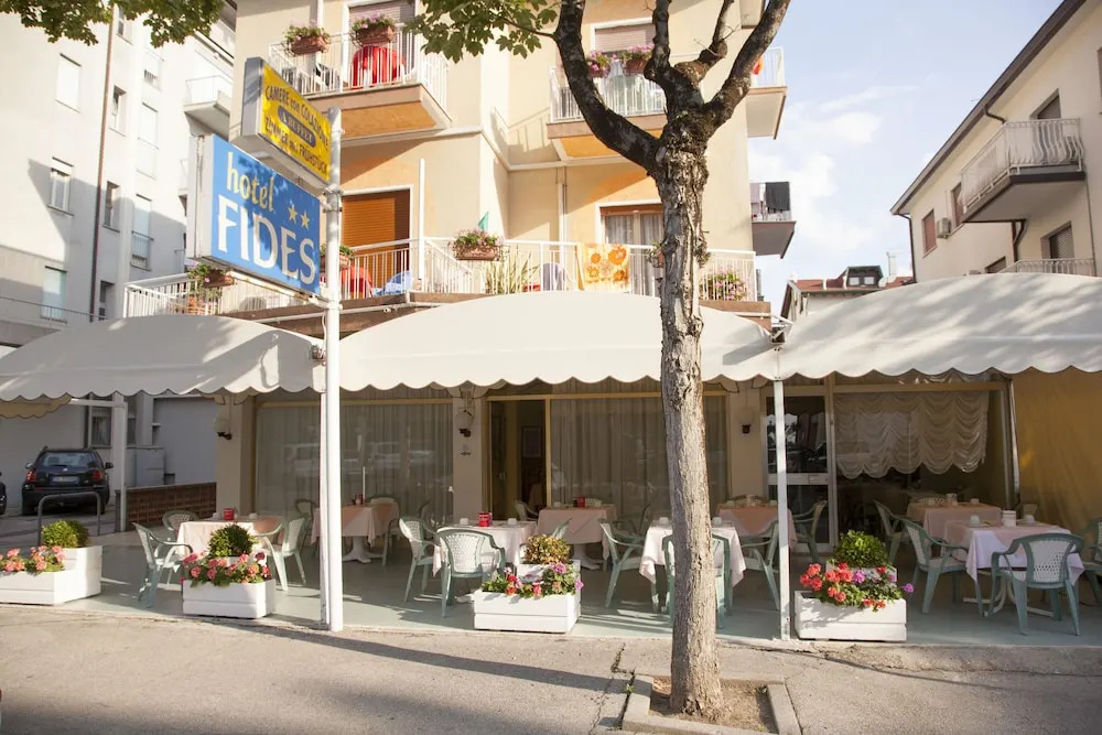 Hotel Fides