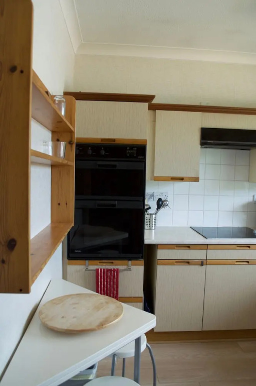 2 Bedroom Edinburgh Flat With Castle Views