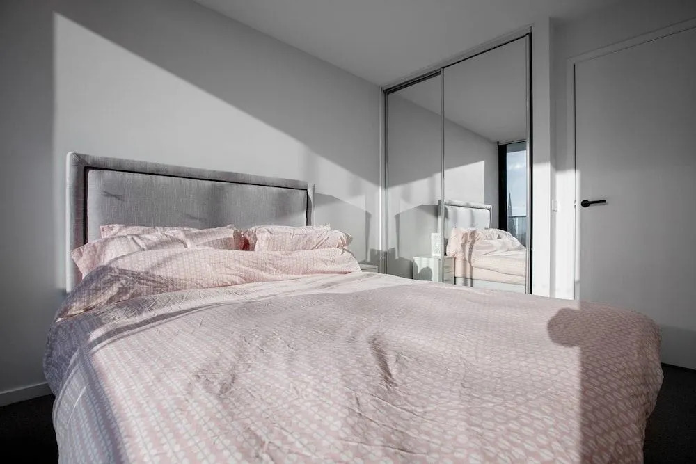Brand New APT with Sea Views in Heart of St Kilda