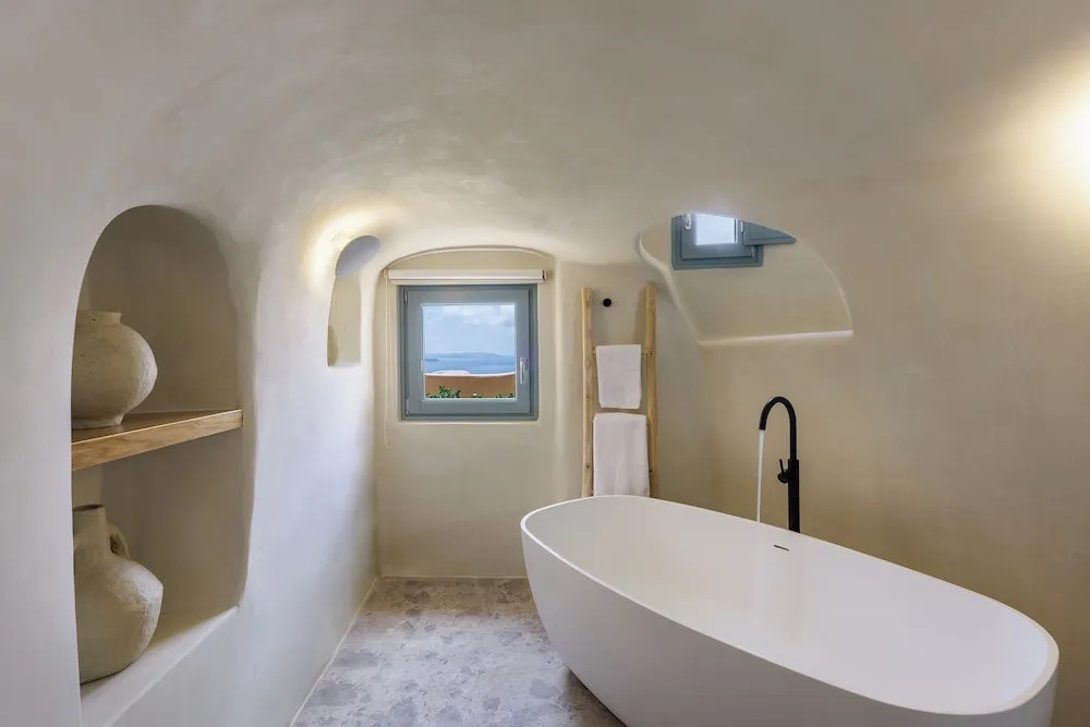 Annouso Villa with Hot Tub by Caldera Houses