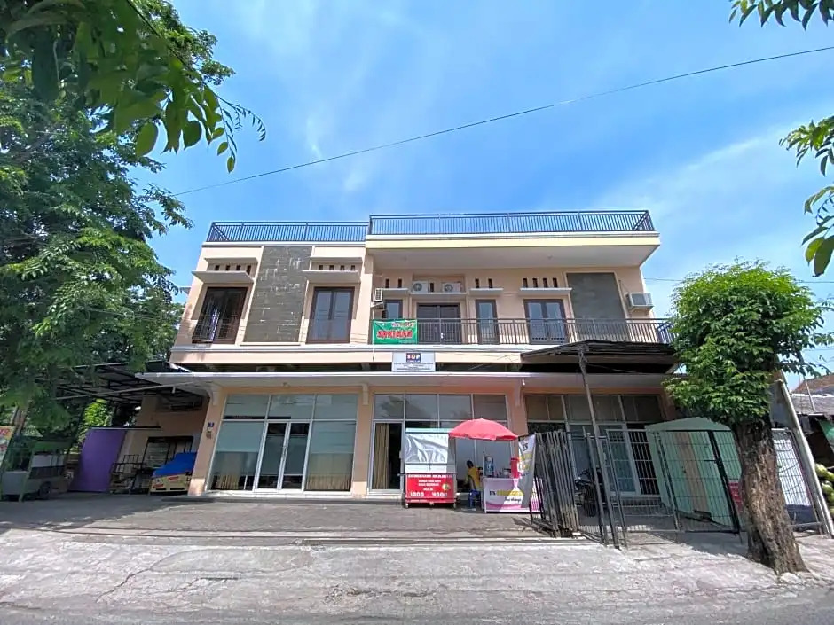 KoolKost Syariah near Plaza Marina (Minimum Stay 6 Nights)