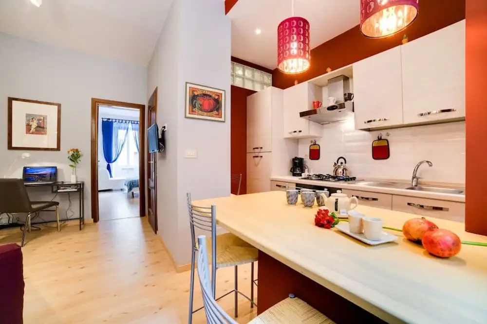 Cosy 1 Bed Flat With AC in San Giovanni, Serviced by Hostmaker