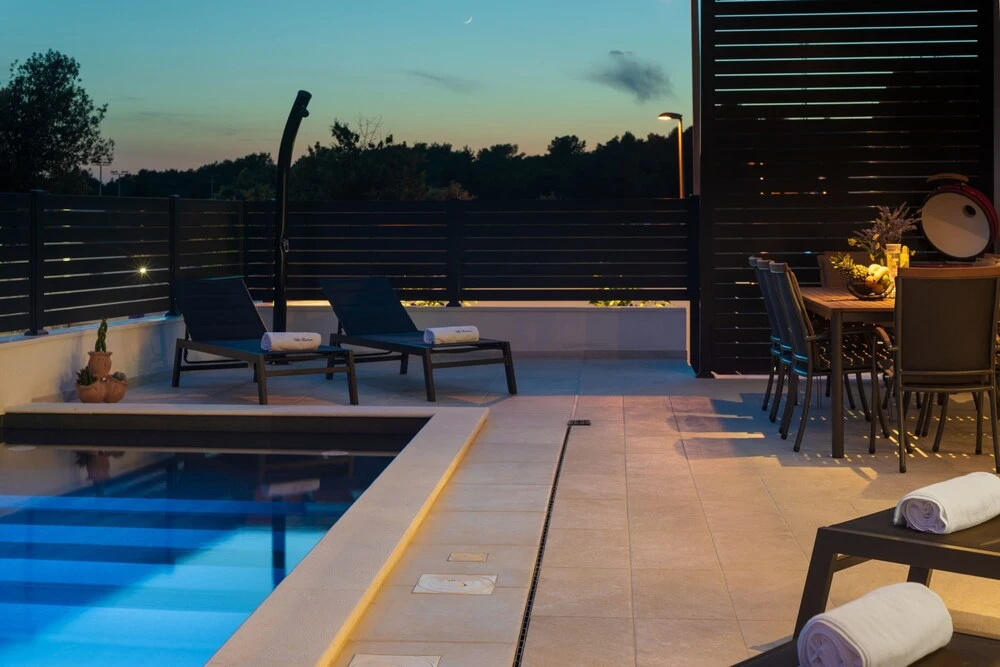Villa Santa with heated pool
