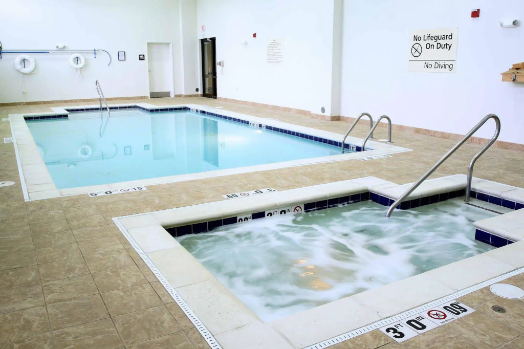 Hampton Inn & Suites Chesapeake-Square Mall