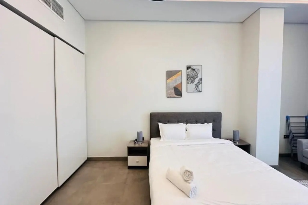 Upscale Studio Apartment Palm View with Big Balcony Free Parking by Belvilla