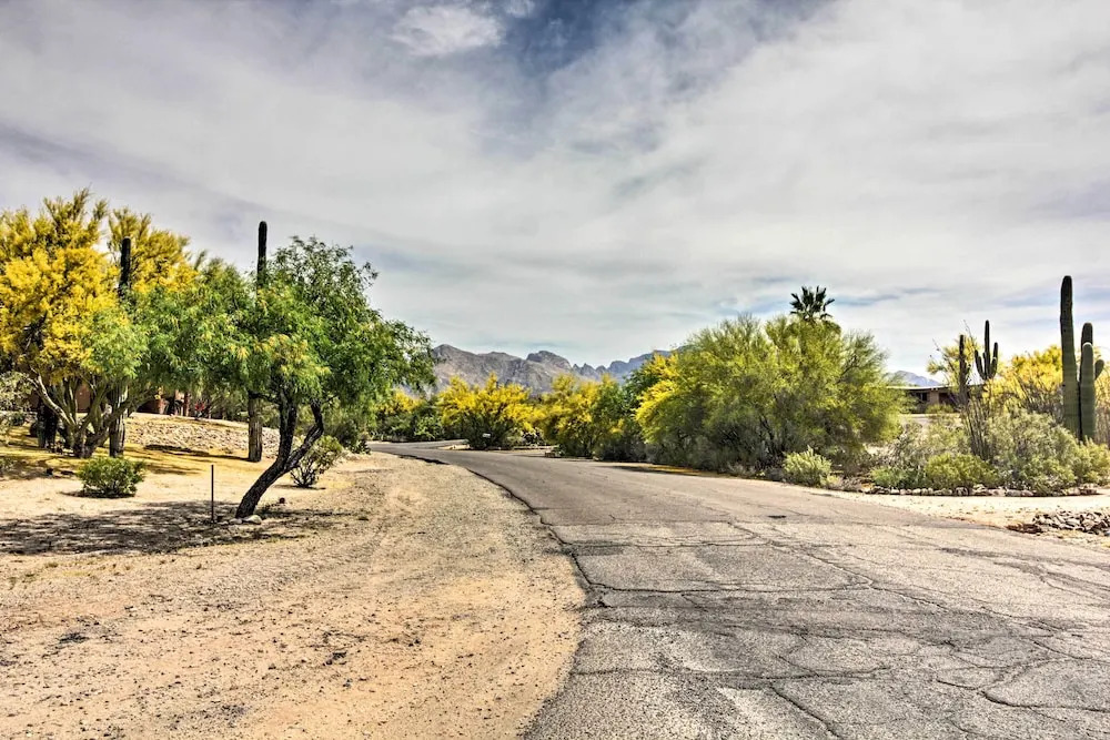 Lovely Tucson Home w/ Private Pool & Hot Tub!