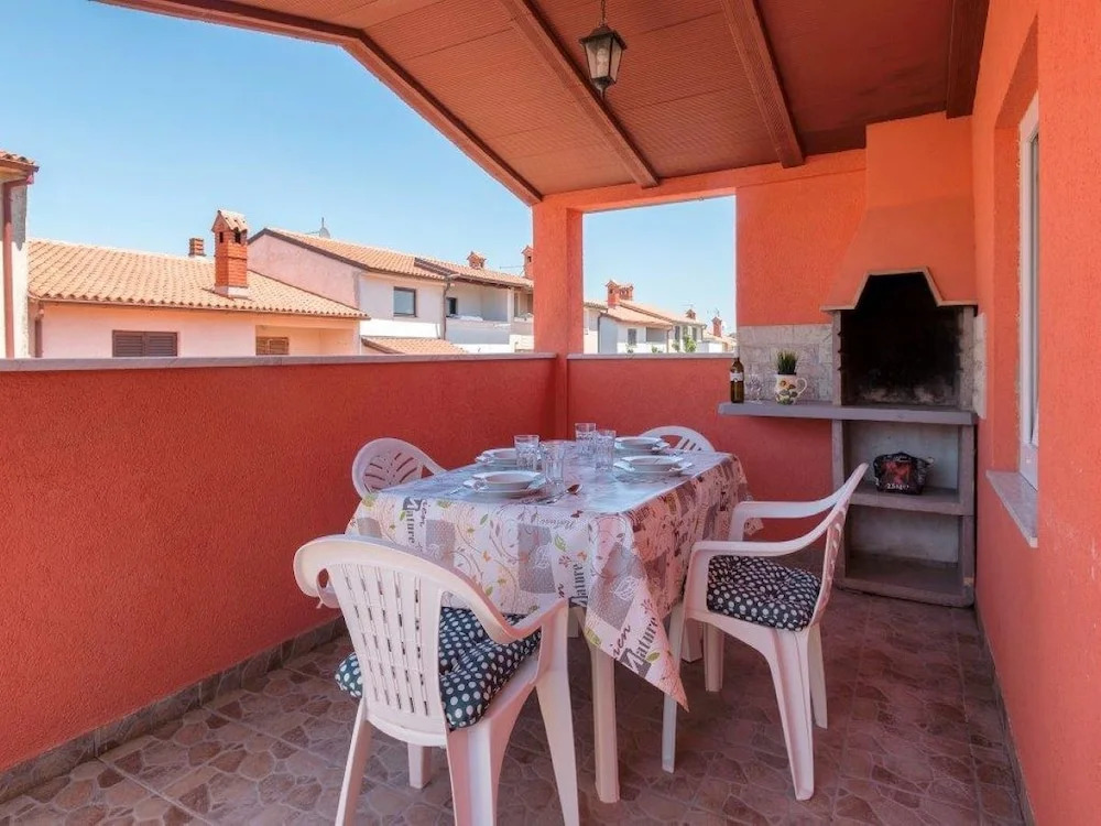 Pleasant Oriana Apartment near the sea-Pula