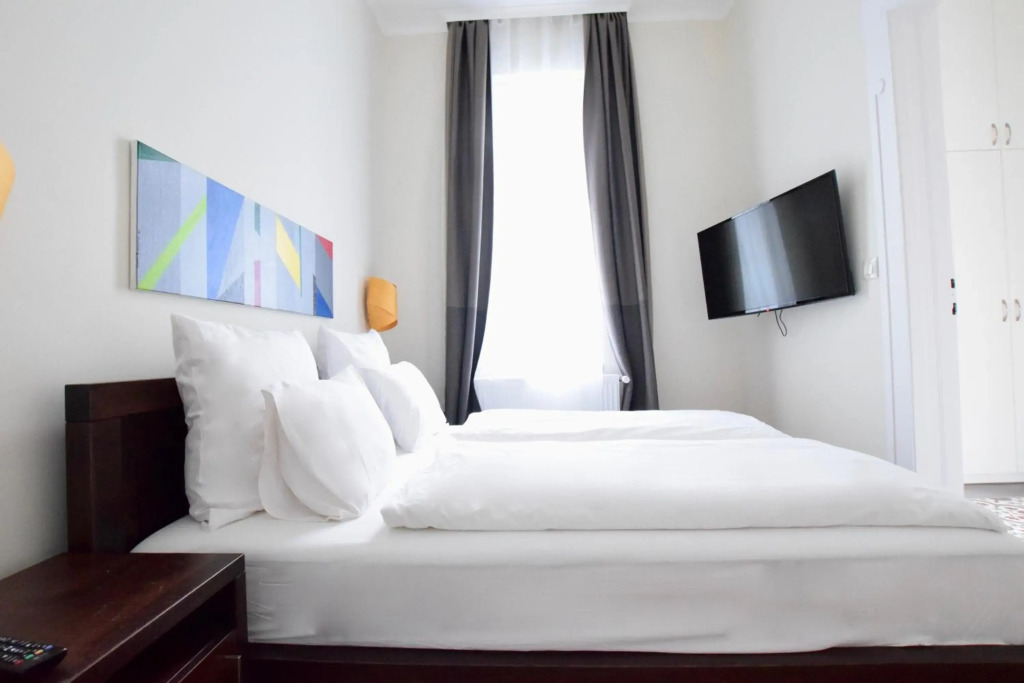 Luxury Apartment by Hi5 - Király street Suite