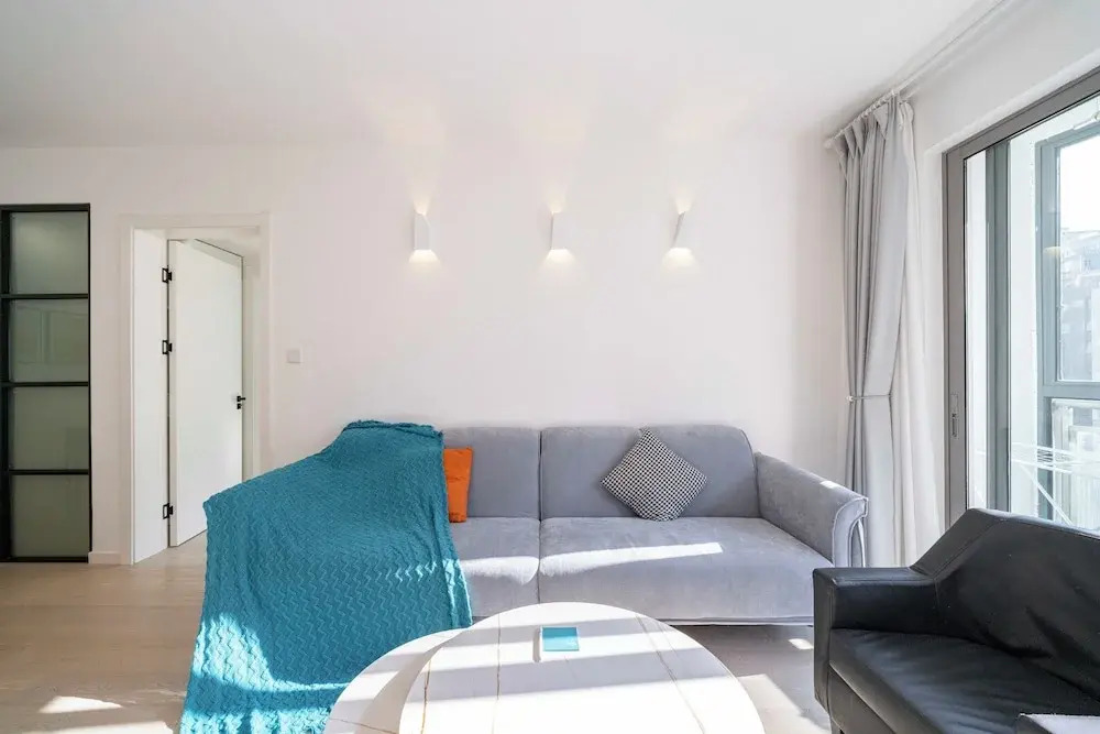 Tyms Xujiahui 2BR Apt Near Metro