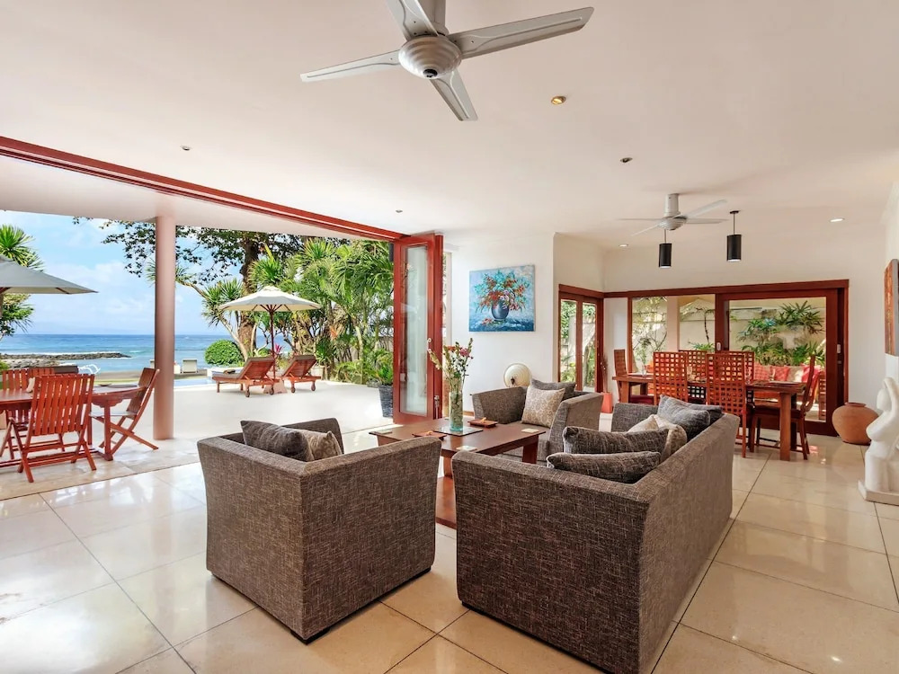 Villa Pantai Candidasa by Villa Finder