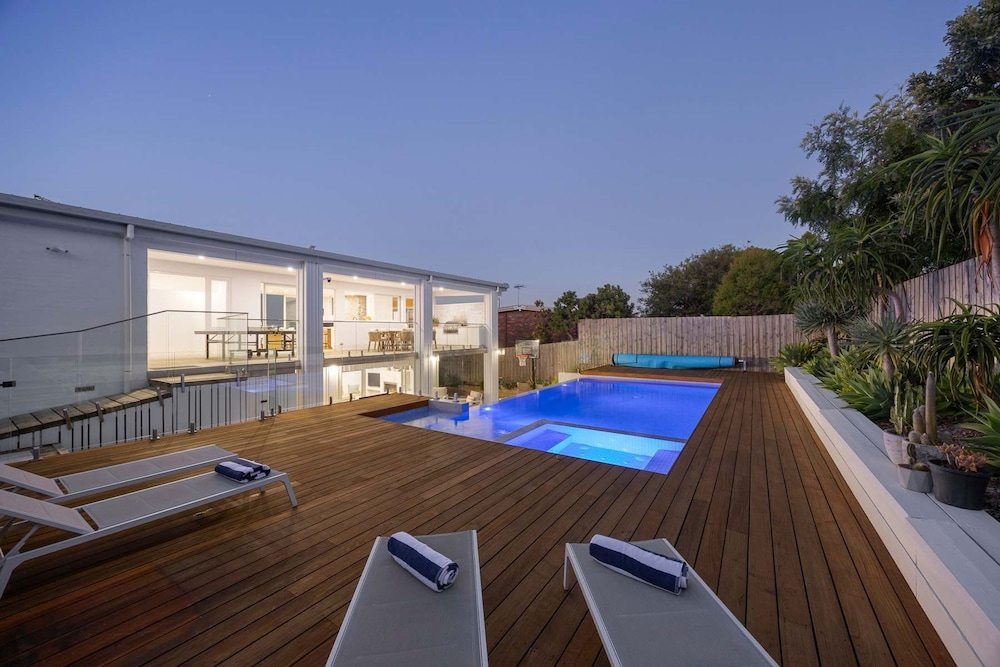 Airosa Blanca Pool Spa Sea Views