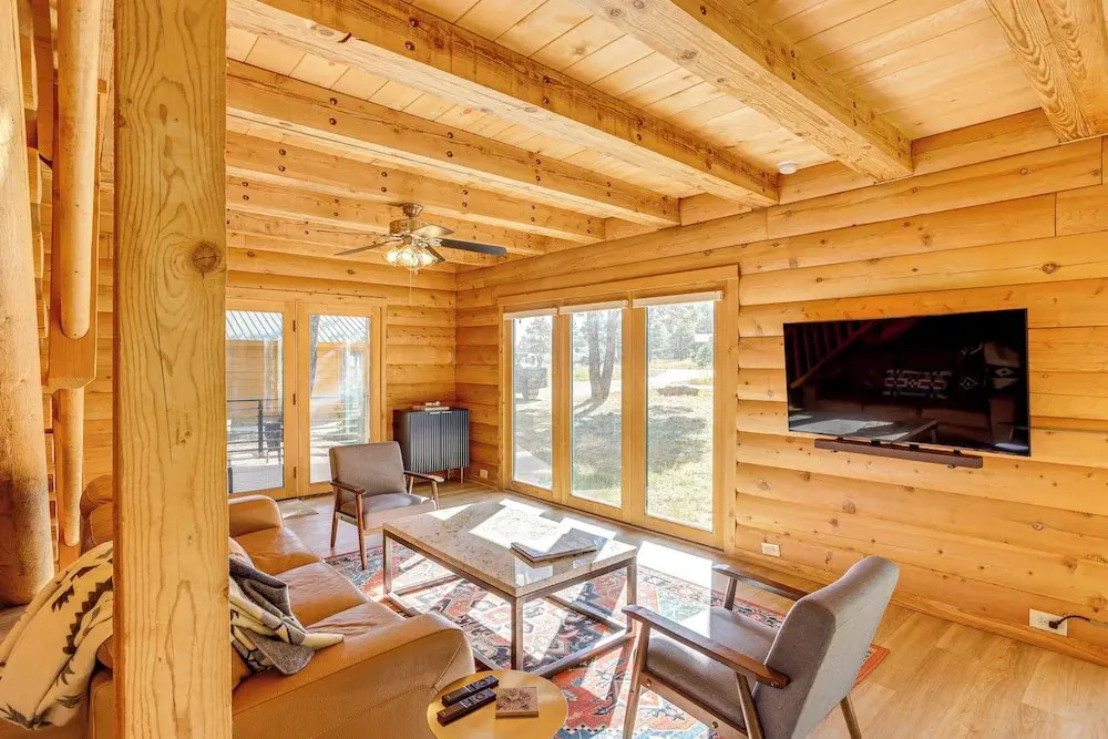 5 Mi to Dwtn: Pagosa Springs Cabin w/ Mtn Views!