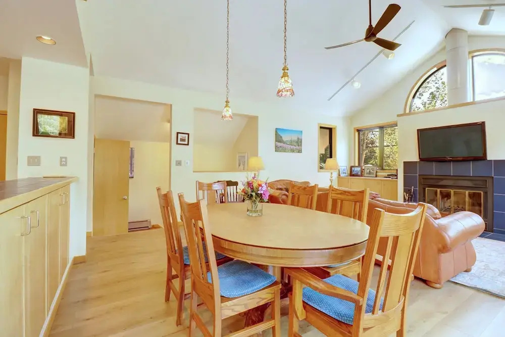 195 Summerwood 3 Bedroom Home by RedAwning