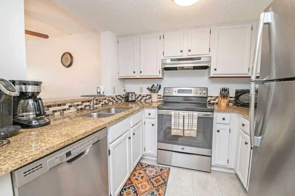 Beach Dreaming ~free Activities~oceanside~resort Amenities 2 Bedroom Condo by RedAwning