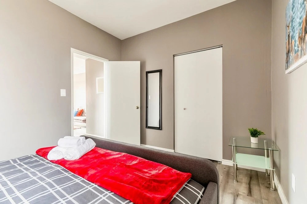 Cozy 1 King BR Apt w Netflix - Prime Location