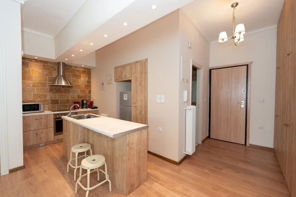 Contemporary Apartment made of Wood and Stone