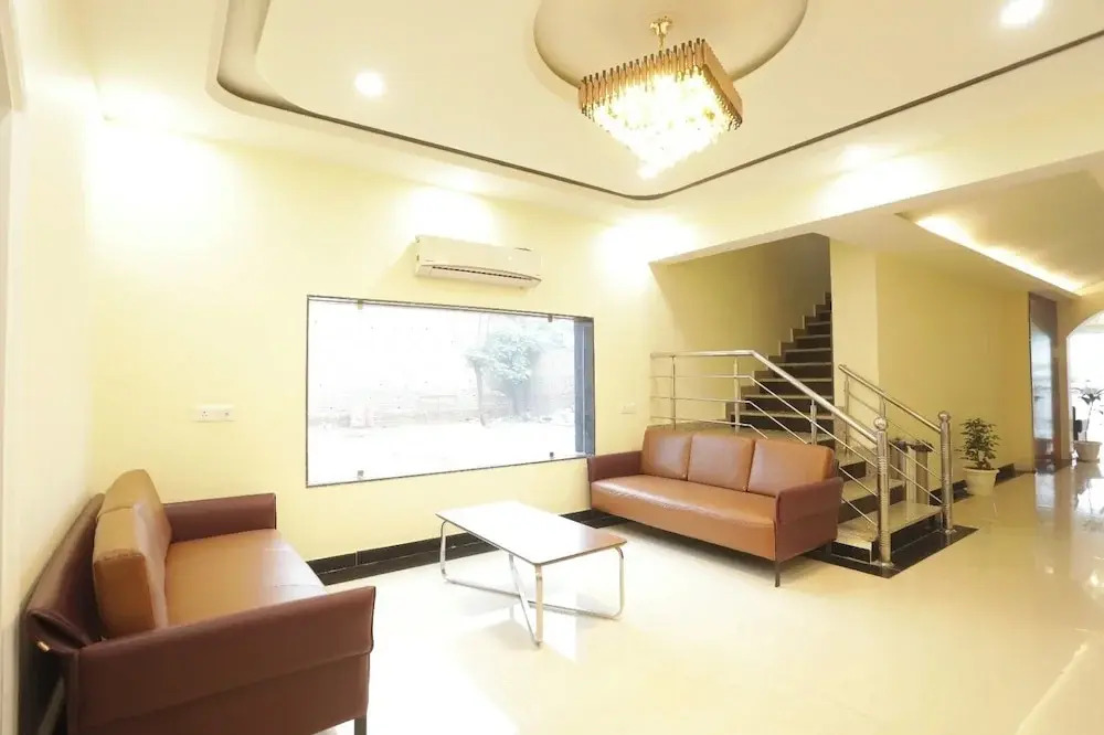 Hotel JPS Palm Inn