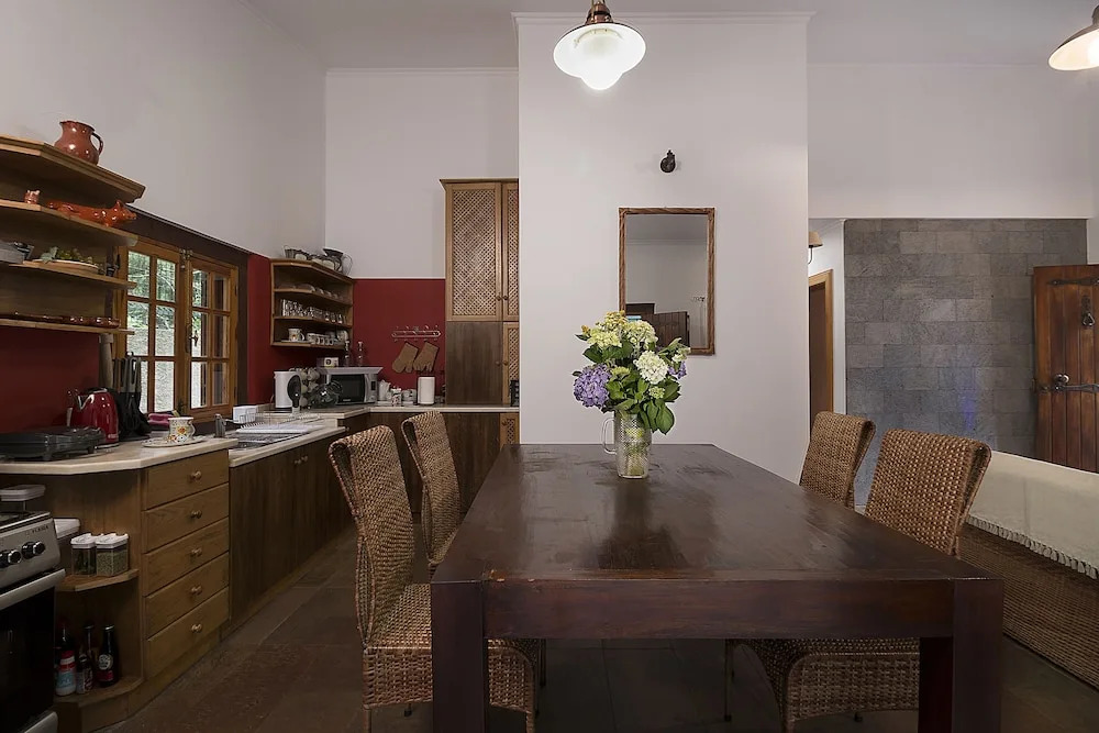 Plateau House