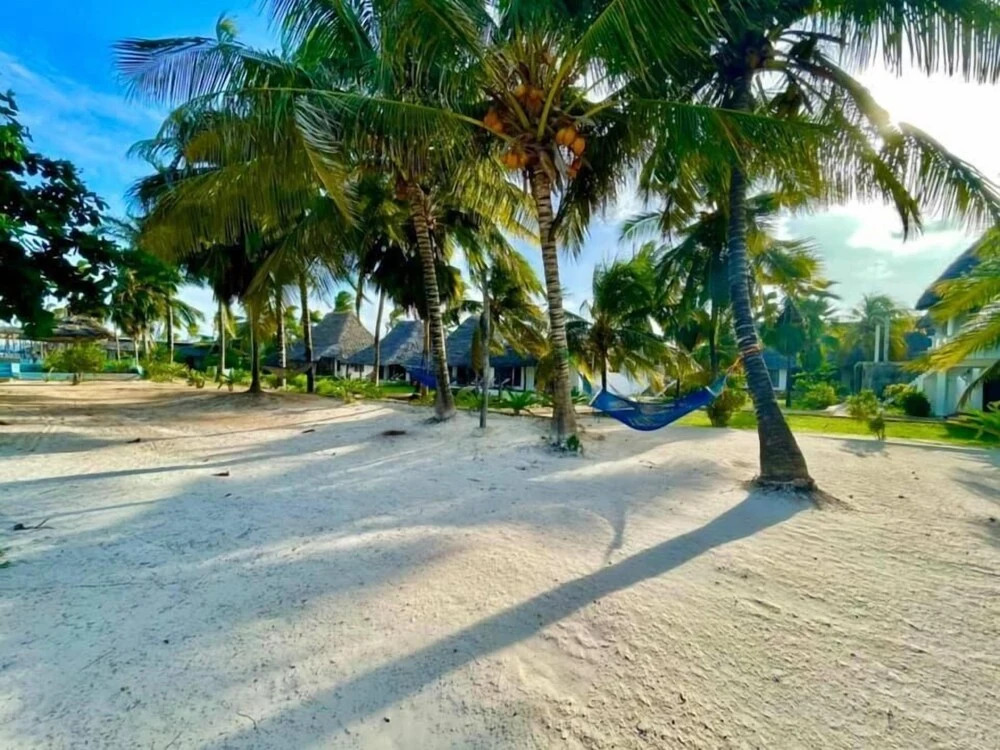 Mambo Beach Villas